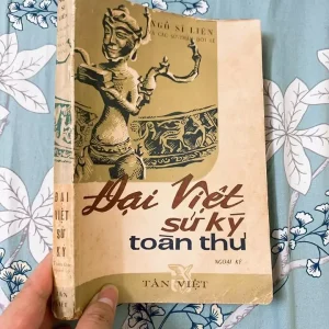 Sách Đại Việt Sử Ký Toàn Thư Ngoại Kỷ